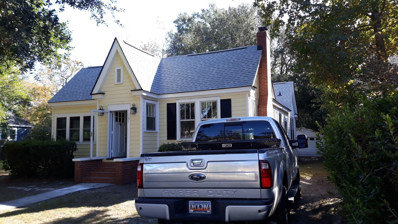 Vista frontal - 1151 E Montague Ave Casa