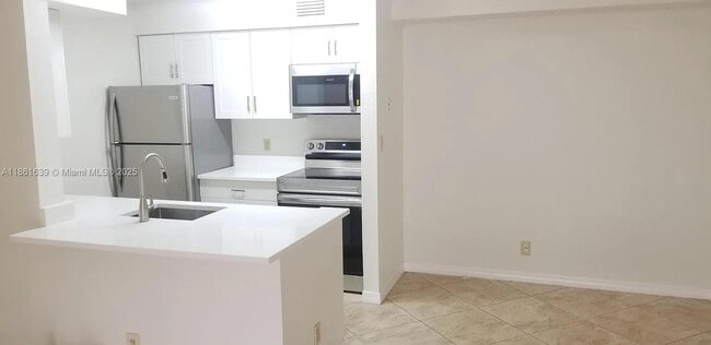 Building Photo - 2826 S University Dr Unit 0 Rental