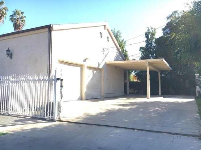 Photo - 549 N Martel Ave