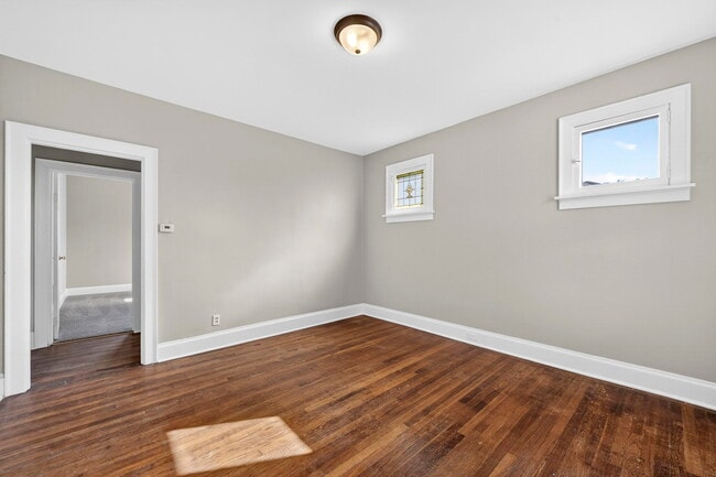 12 Lee Ave