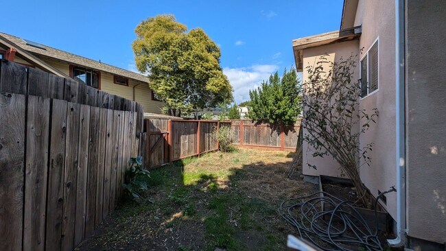 Photo - 605 Seabright Ave Unidad 605 1/2 Seabright