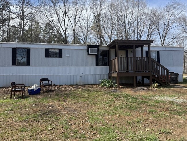 Building Photo - 3 Bedroom Mobile Home in Pleasant Garden!