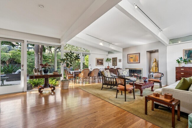 Photo - 664 Woodmont Ave