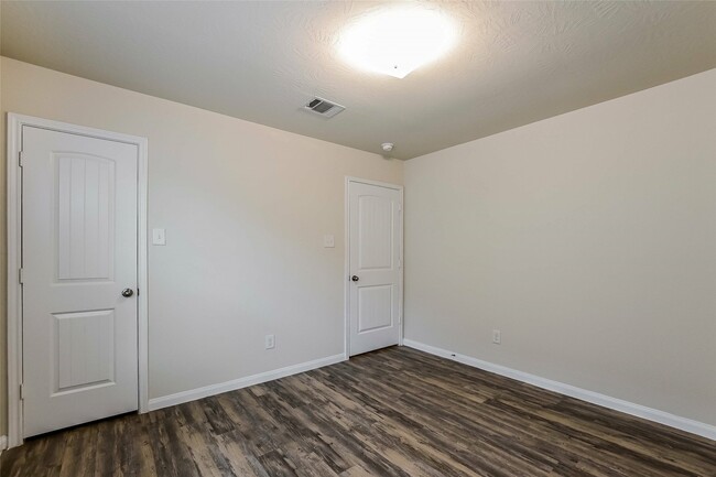 Photo - 5723 Long Arbor Ln