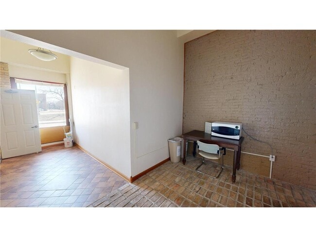 Building Photo - 542 Benson Ave SW Unit Dorm Type Dwelling Rental