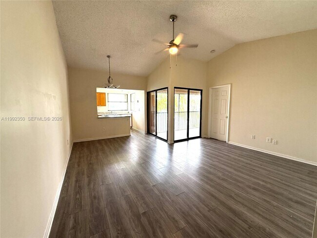 Photo - 800 Independence Dr Unidad 800I