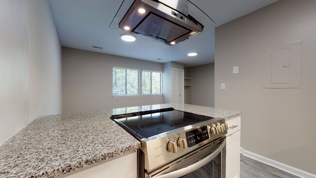 Photo - 3116 Hillsborough