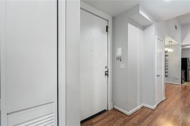 Photo - 1031 State St NW Unit 106