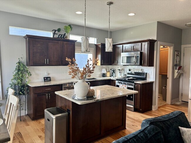 Photo - 580 NE Bowman Dr