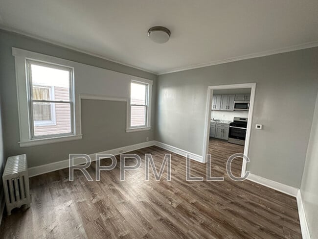 Photo - 100-102 Grand Ave, #1L Unidad 1L