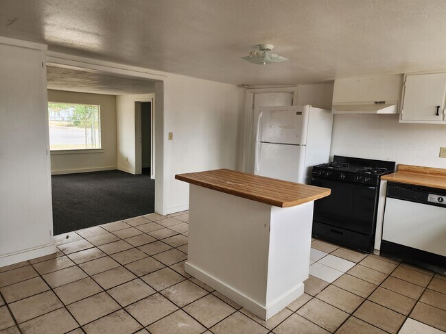Photo - 1817 N Union Ave
