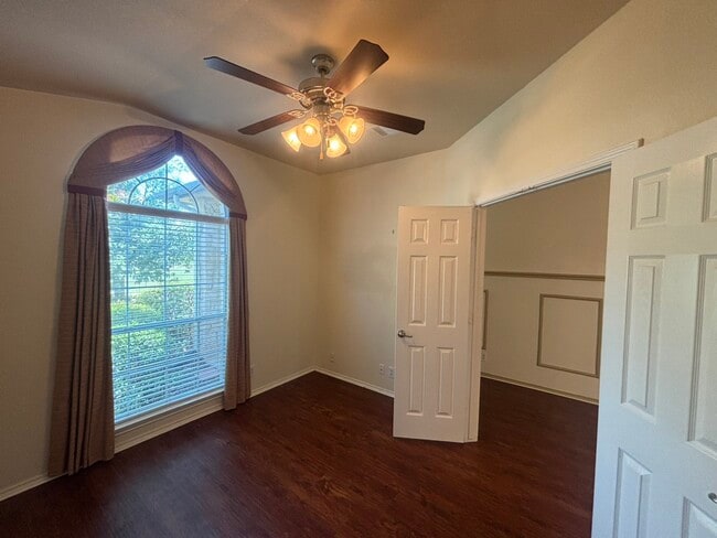 Photo - 1813 Slate Creek Dr