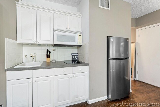 Photo - 11863 Wimbledon Cir Unit 407