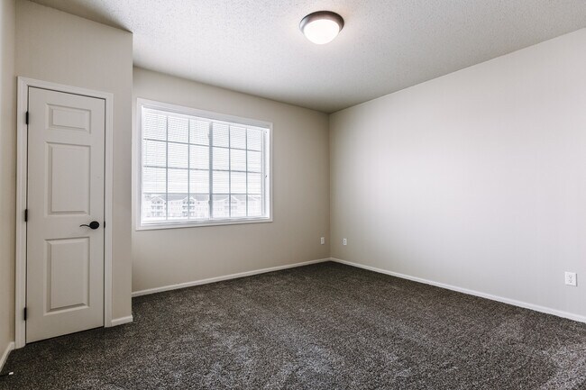 Photo - Lakewood Crossing Apartments