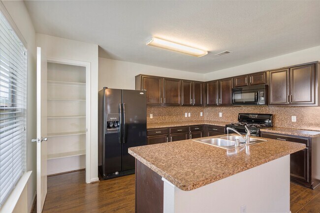 Photo - 3619 Krebbs Ct