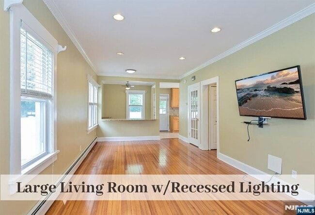 Photo - 385 Fern Ave