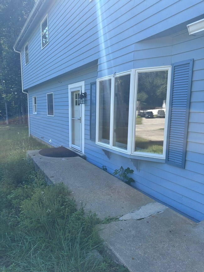 Building Photo - 5 Spruce Dr Rental