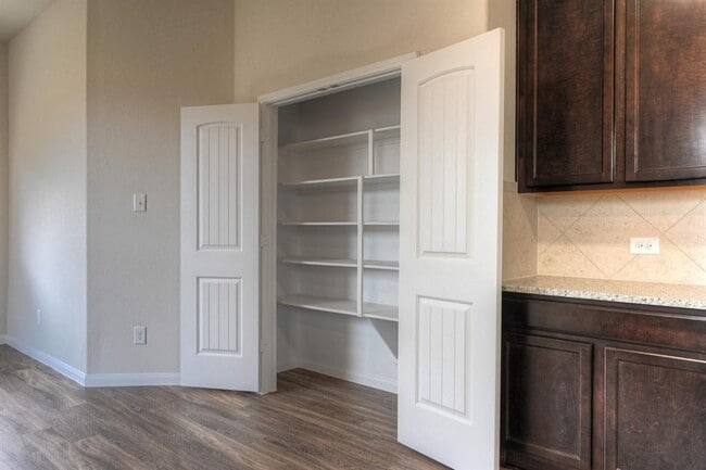 Photo - 2206 Spring Hollow Dr