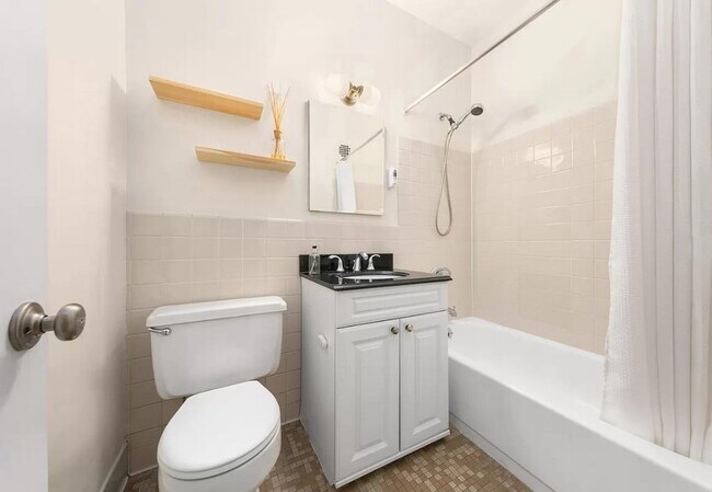 3 Hanover Square Unit 6A