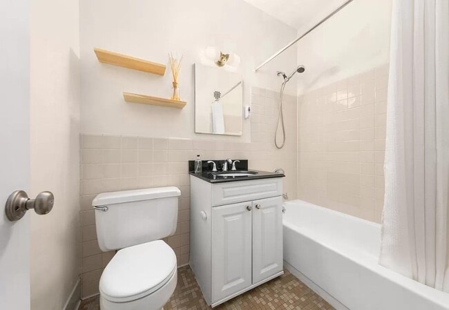 Photo - 3 Hanover Square Unit 6A