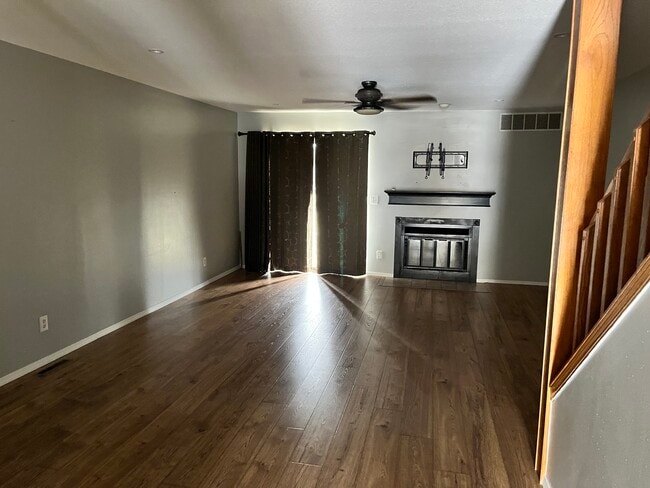 Sala de estar - 101 S Rock Rd Unidad 54