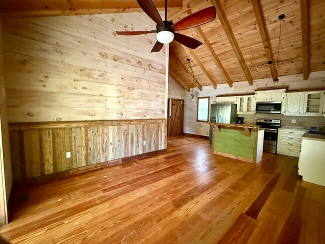 3116 Alenes Dr Unidad Cabin