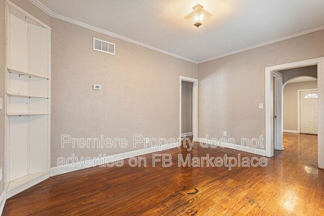 Photo - 239 S Mill St