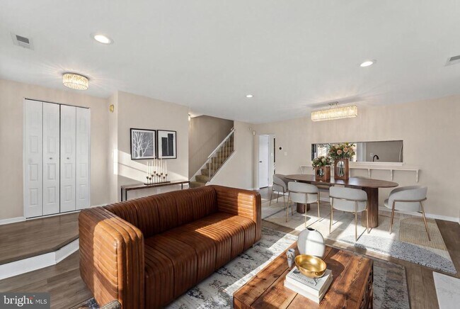 Photo - 7302 Rokeby Dr
