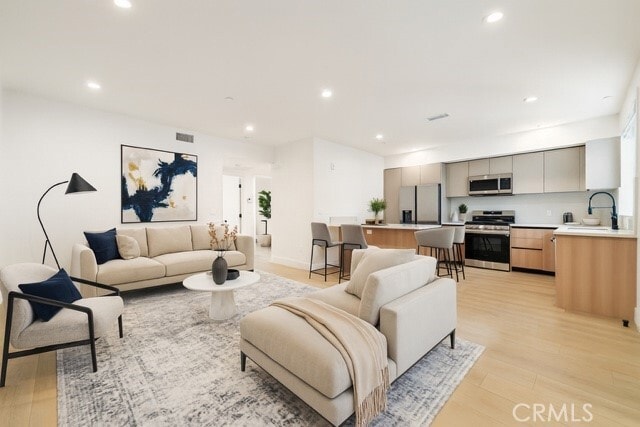 Building Photo - 7510 Sepulveda Blvd Unit 102