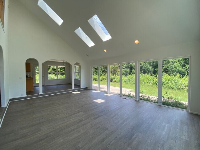 Photo - Newly Remodeled Beauty