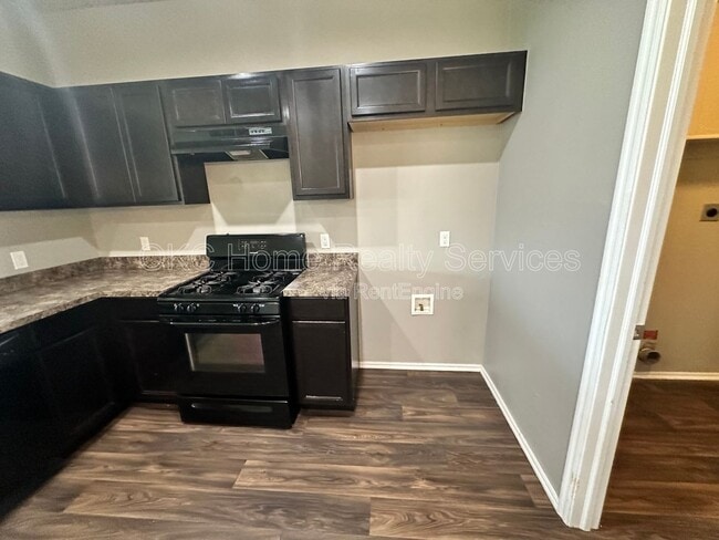 Photo - 1933 Autumn Way