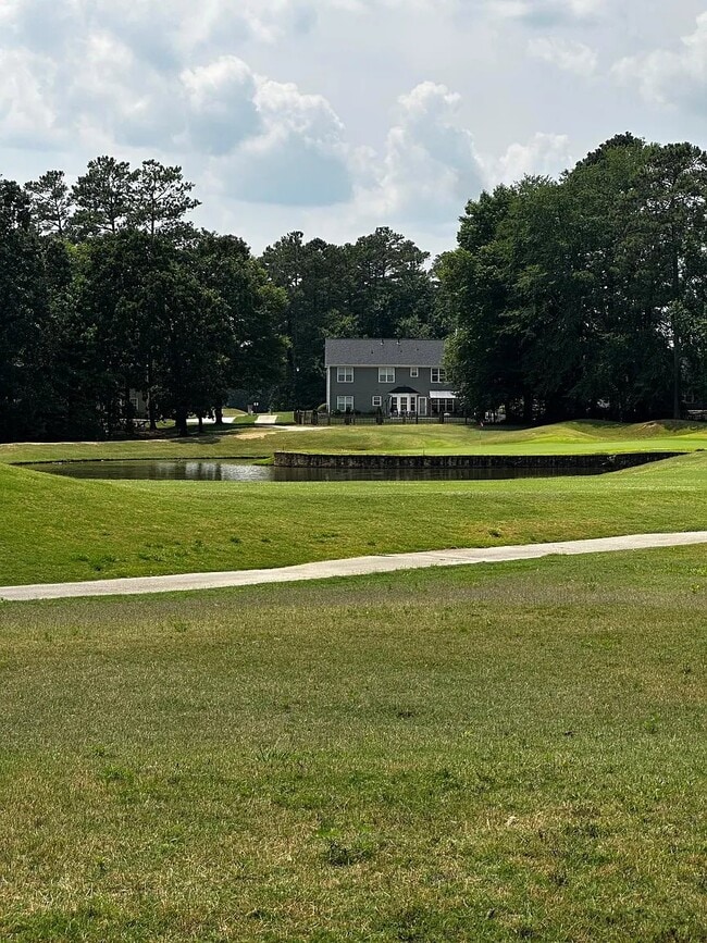Photo - 305 Linkmere Ln