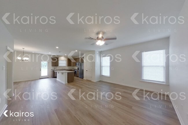 Photo - 104 Teddy Ln