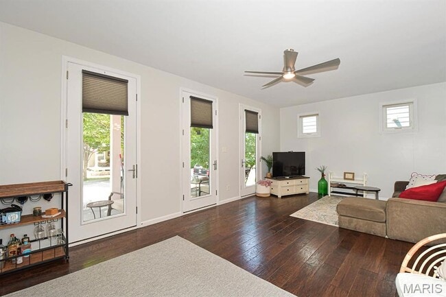 Photo - 3170 Canal St