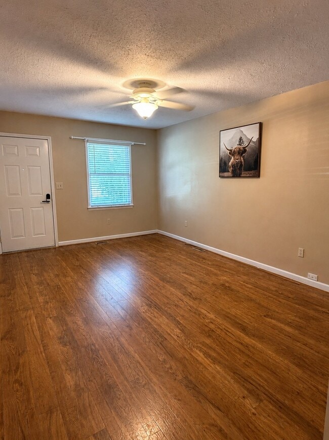 Photo - 111 Watzel Ln