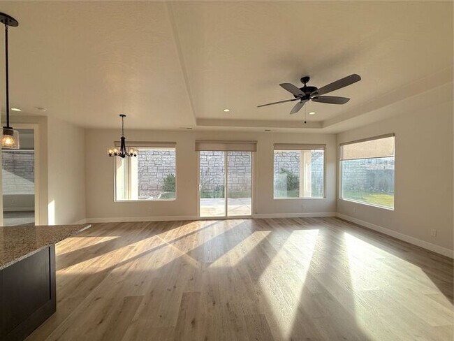 3 bed, 2 bath home w/2 car garage