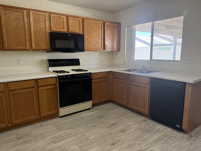 Photo - Mesa rental in Wynstone @ Broadway/202