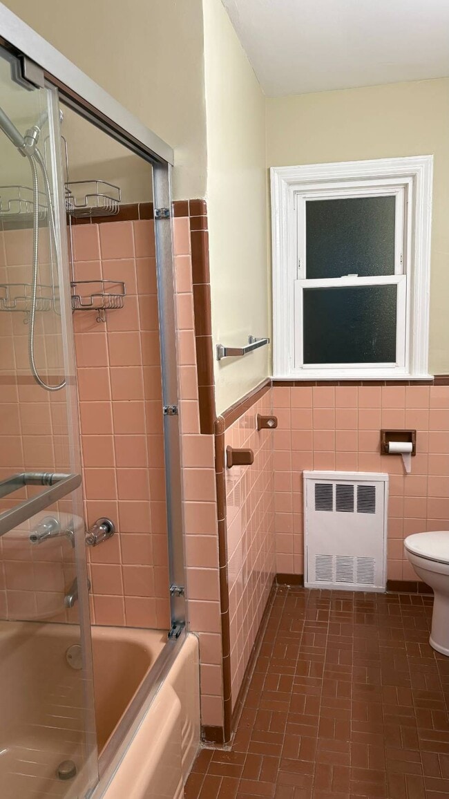 Photo - 268-04 83rd Ave