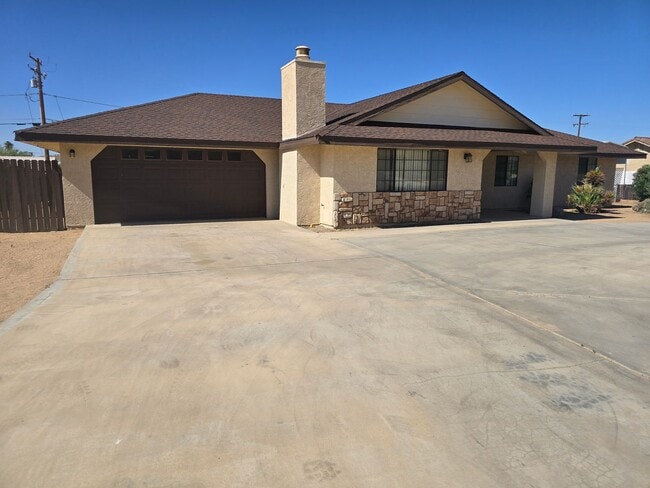 Building Photo - 57980 Hidden Gold Dr