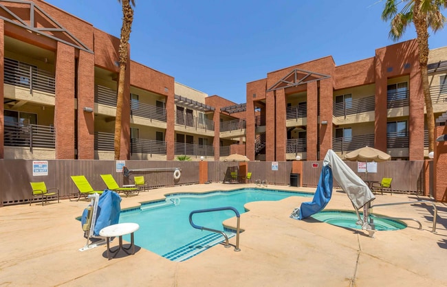 Pool - Emerald Suites Valley View