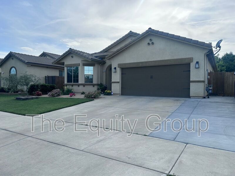 Photo - 1725 Silvervale St