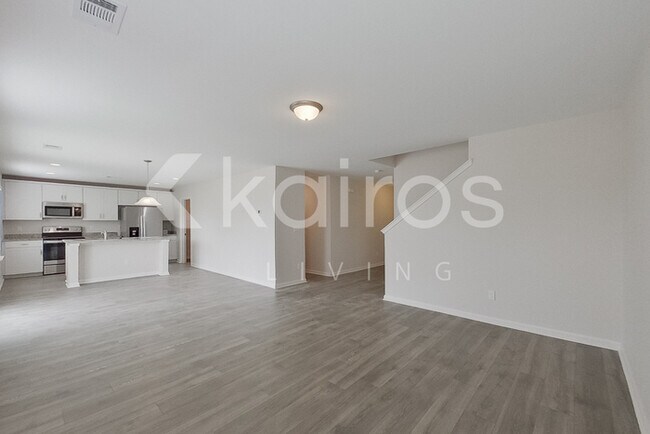 Photo - 14 Red Oak Dr.