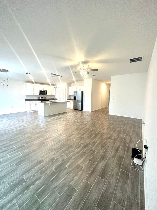 Photo - Brand New 4 bed inCypress Park - Haines City