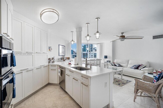 Photo - 7135 Collins Ave Unidad 1522