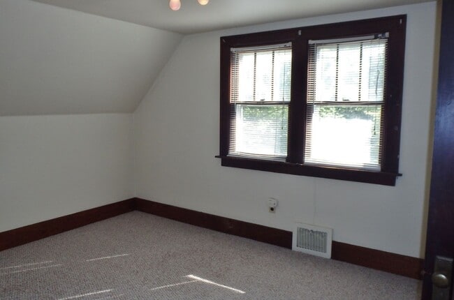 Photo - Two Bedroom House Close To Downtown