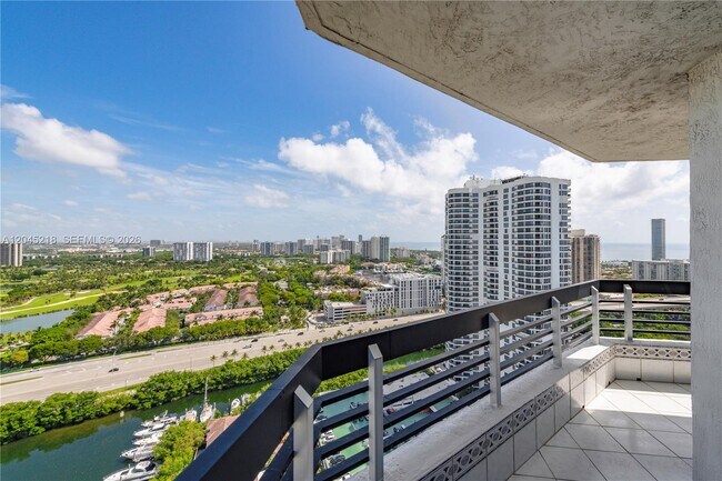 3530 Mystic Pointe Dr Unit 3206