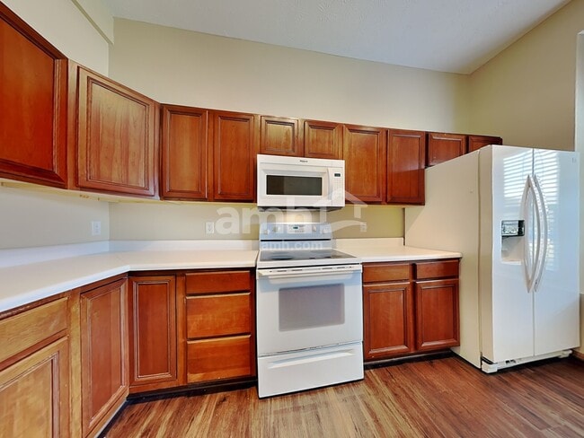 Photo - 1302 Shannon Ln