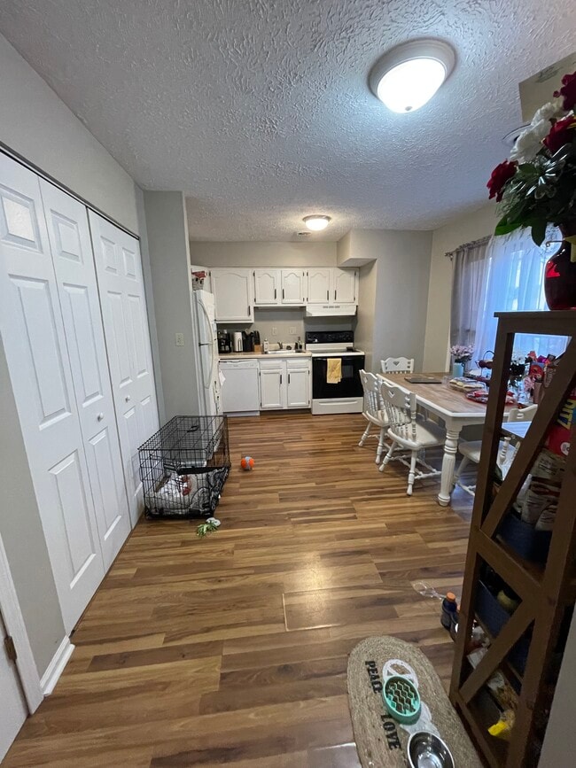 Photo - 620 Junction St