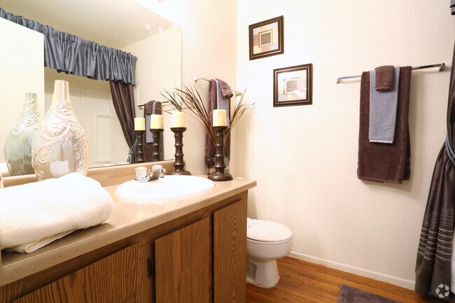 Falcon Glen Apartments For Rent in Mesa, AZ