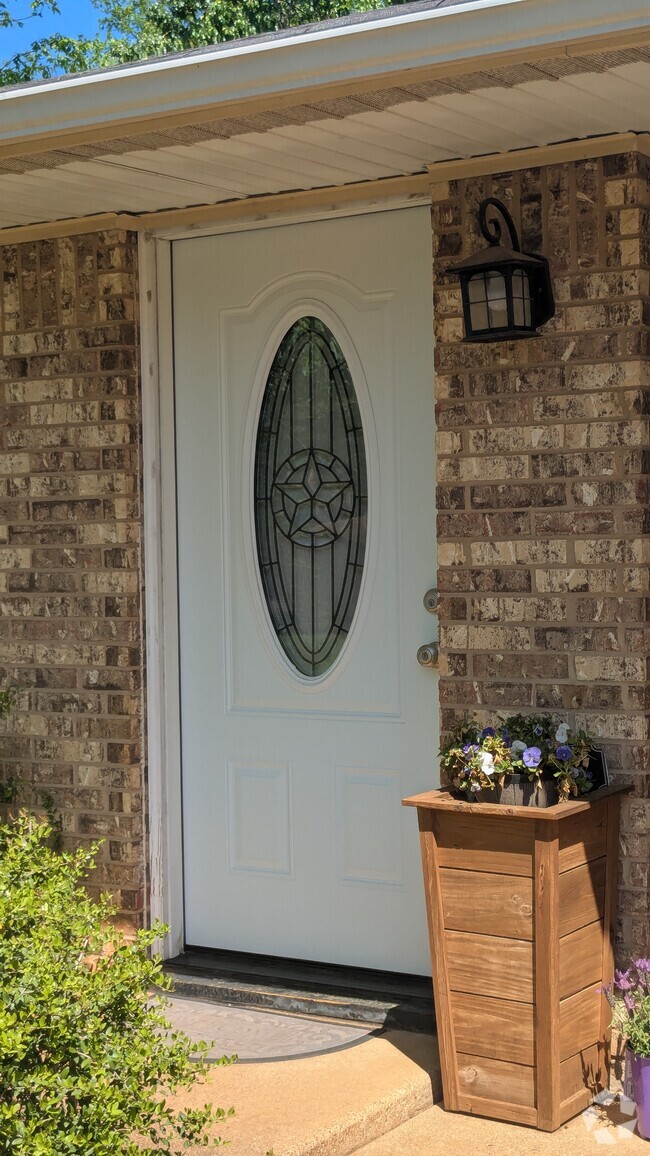 Building Photo - 1511 Milam Dr Rental